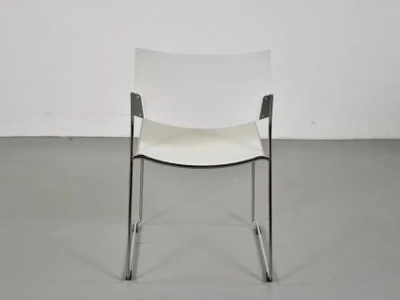 Billede 3 - Brunner linos stol med rækkekobling - hvid