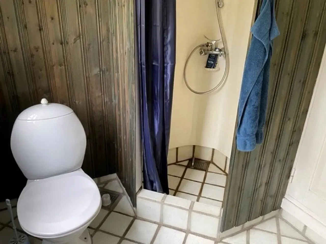 Billede 4 - Sverige, Sm�land, Ljungby, 150 km fra Helsingborg, 6 sovepladser, fredeligt i skov n�r s� udlejes