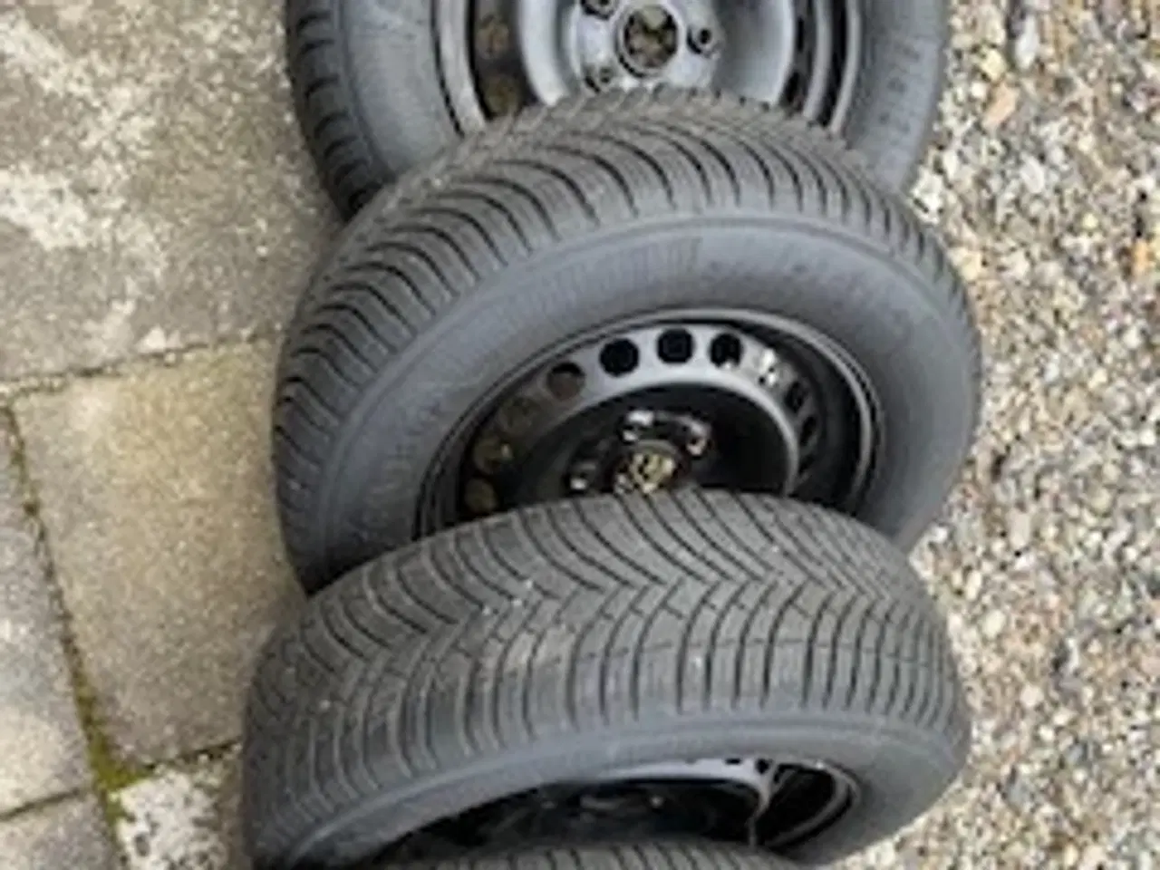 Billede 1 - VW/Audi helårdæk på fælge
