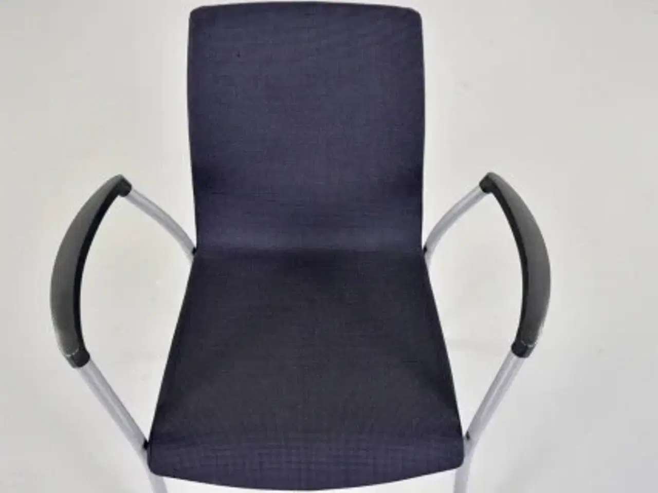 Billede 5 - Akaba gorka konferencestol med sort/blå nistret polster og armlæn