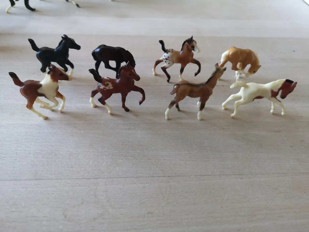 Billede 4 - Breyer Stablemates 32 stk. sælges