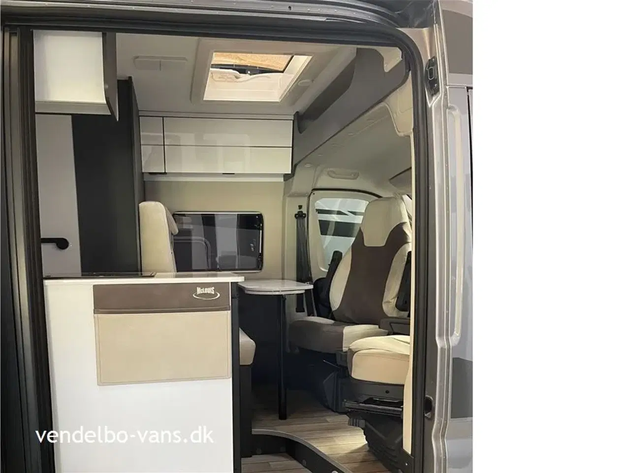 Billede 21 - 2026 - McLouis Menfys Van 1 KUN 541 cm lang - 205 cm bred og 265 cm høj