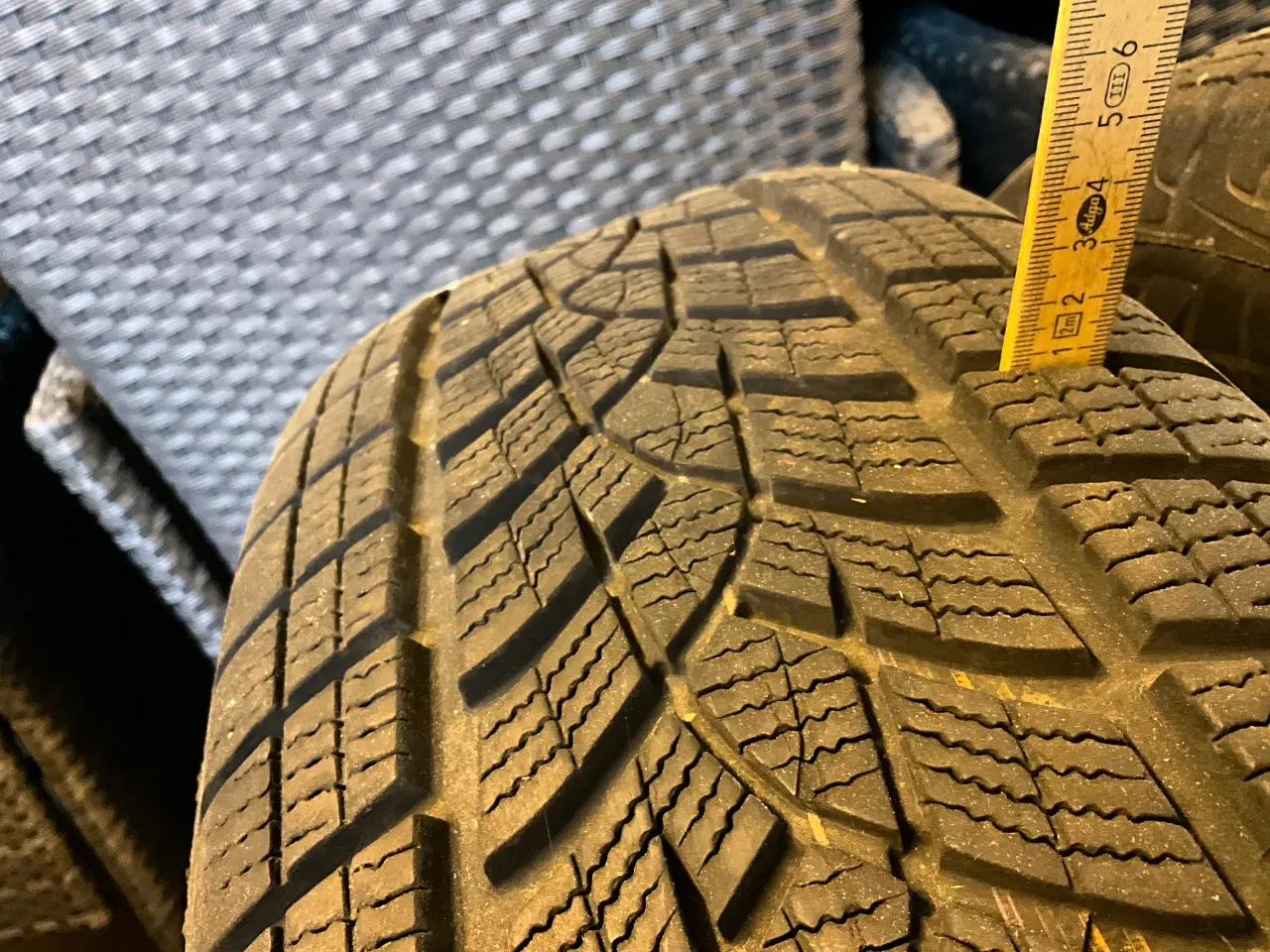 Billede 5 - Vinterdæk 225/65/17