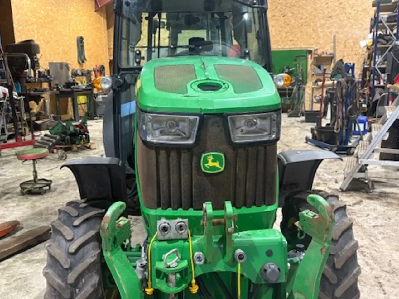 Billede 2 - John Deere 5105GF FRONTLIFT. HJUL MED GRÆSDÆK MEDFØLGER