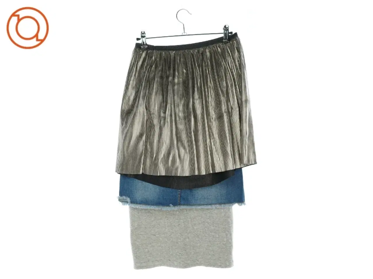 Billede 2 - Nederdele (3 stk) (str. ca. 134/140)