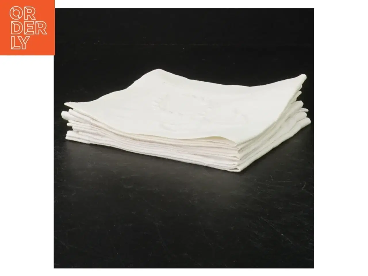 Billede 1 - Broderede servietter (str. 28 x 29 cm)