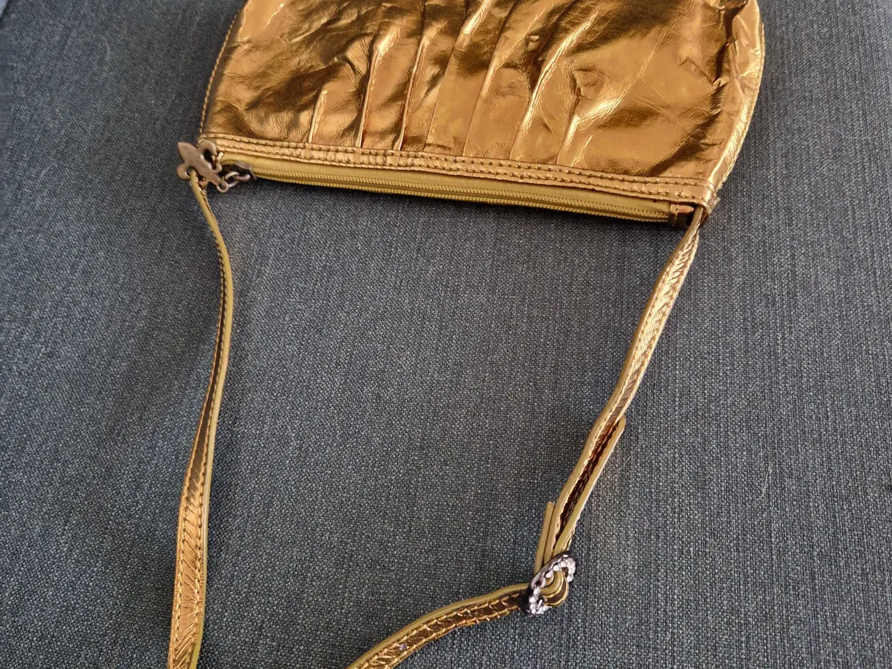 Billede 2 - 4 selskabstadker i forskellige farver 