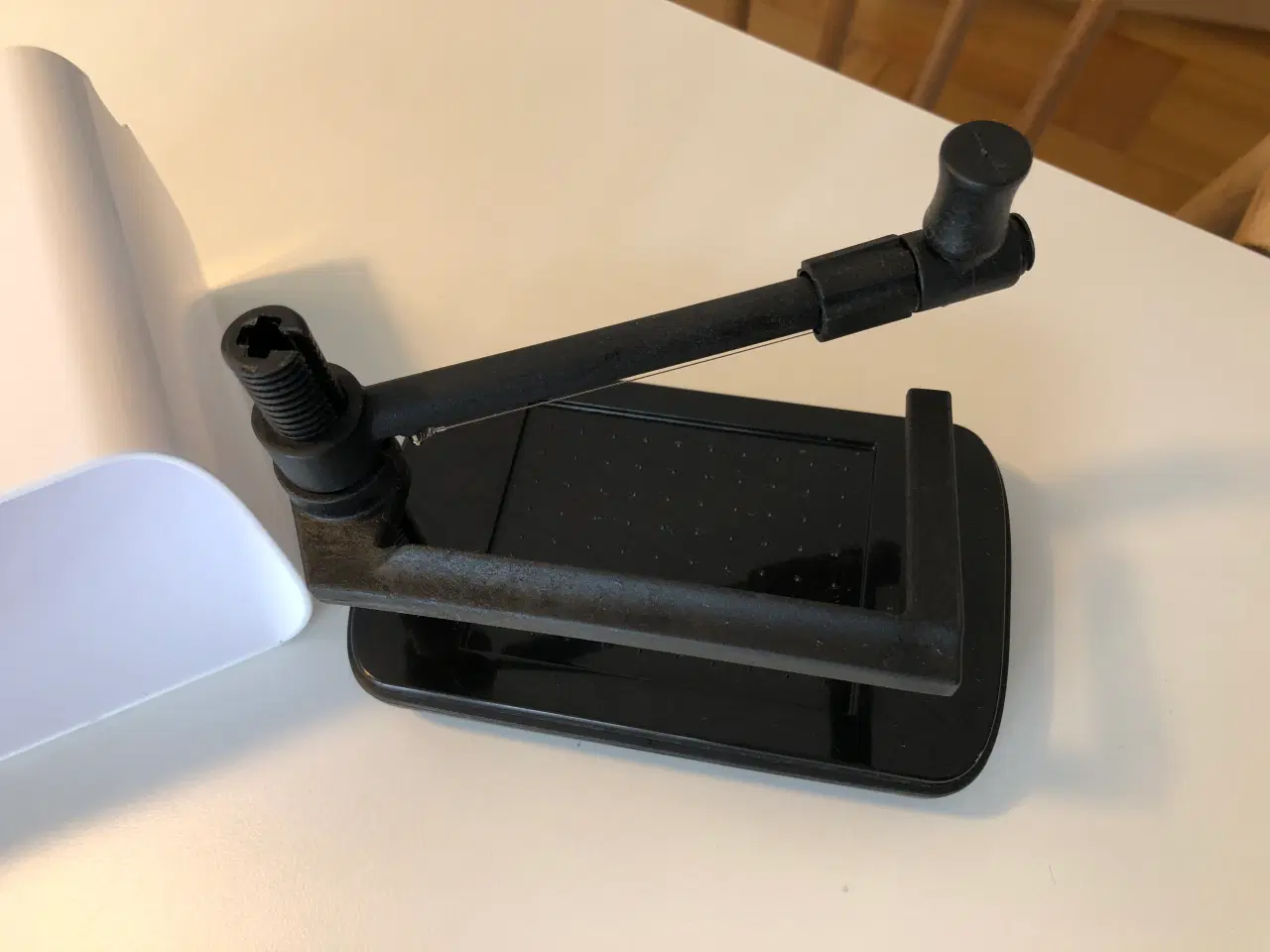 Billede 5 - Osteskærer i hvid fra Nuance, lidt ridser på låget