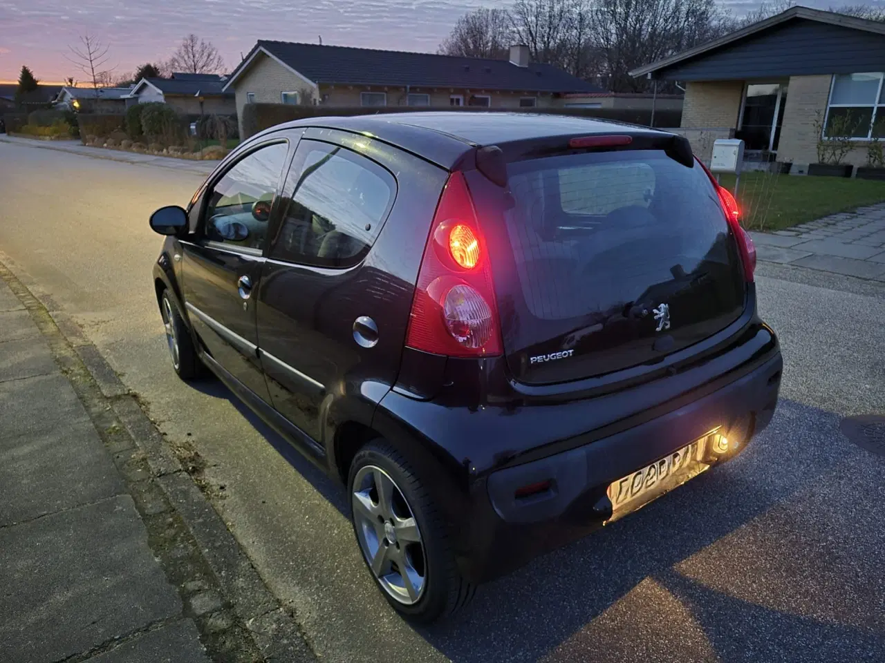 Billede 5 - Økonomisk og velkørende bil sælges LAV KM!