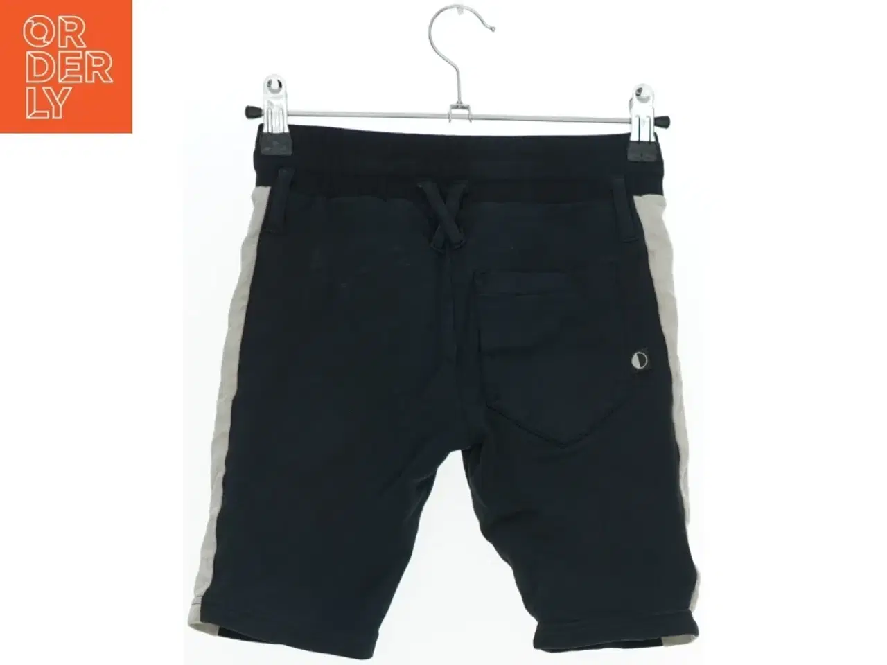 Billede 2 - Shorts med striber fra Kools (str. 104)