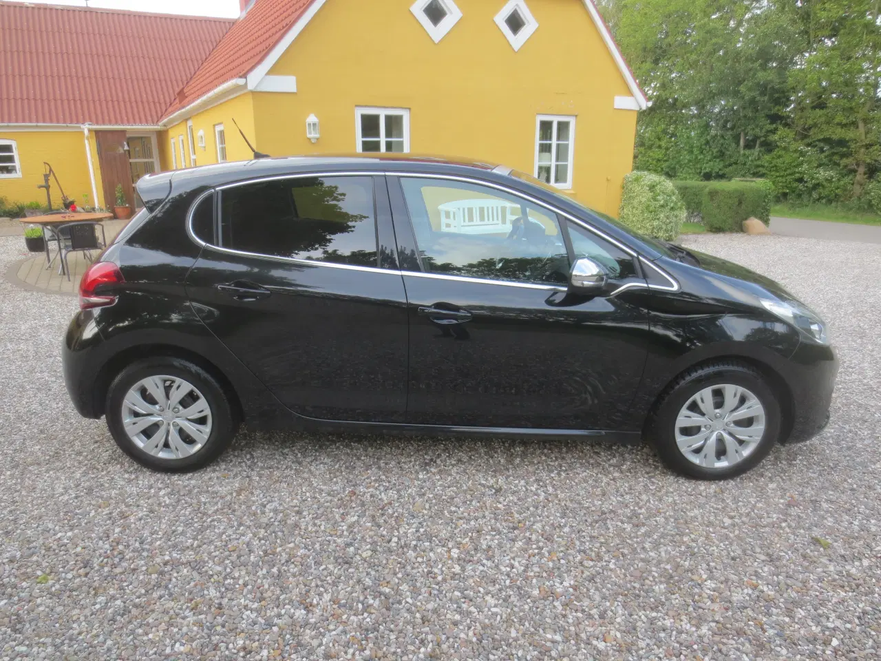 Billede 5 - Peugeot 208 1.6 Blue HDi  År 2017. Nysynet. 