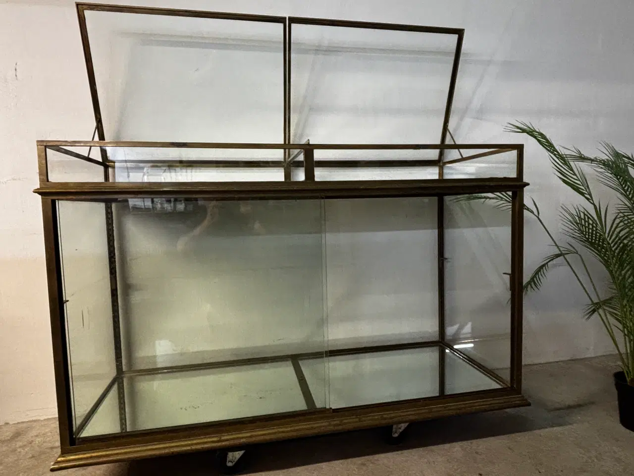 Billede 12 - Eksklusiv fransk vitrine desk i messing