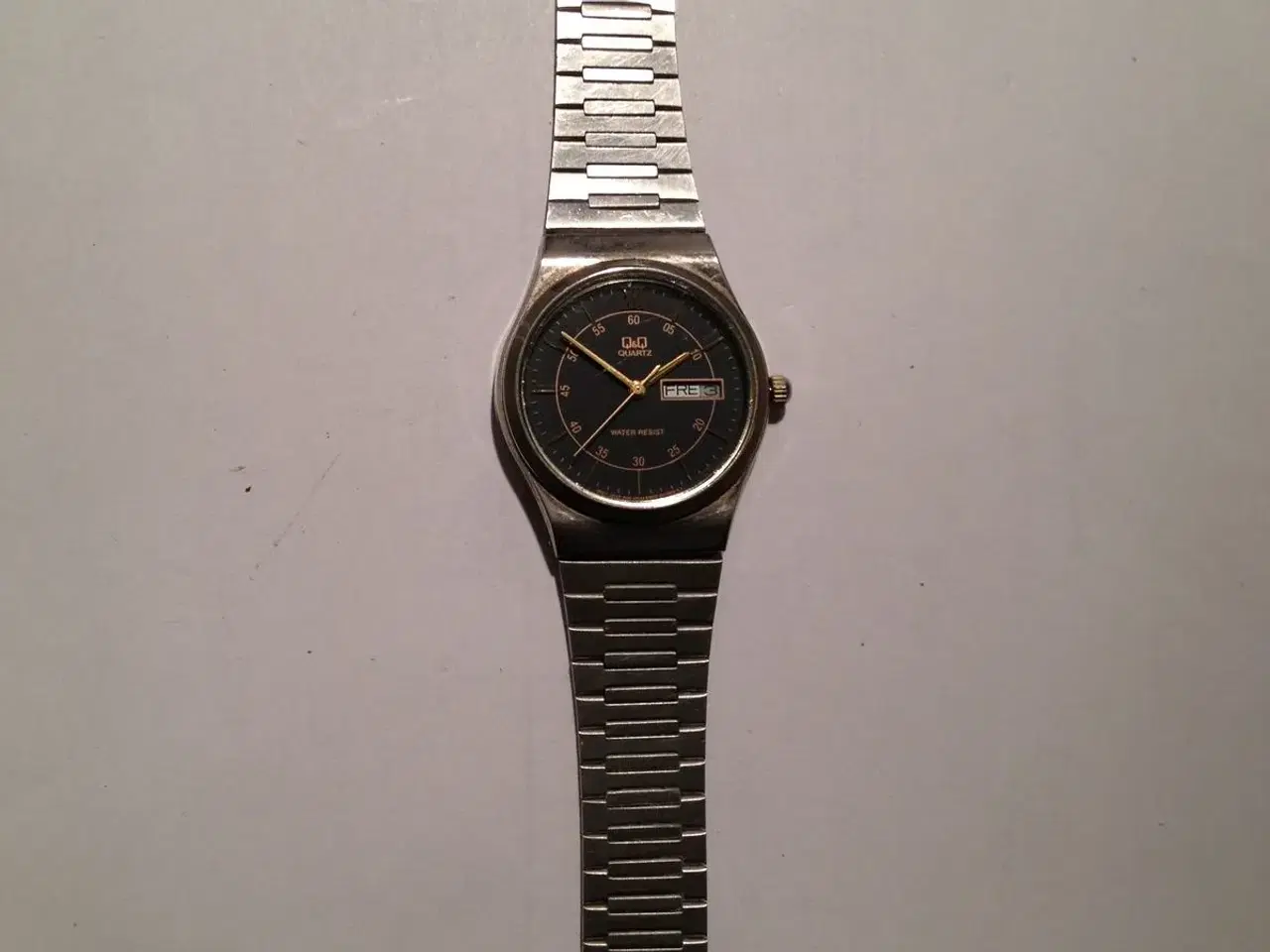 Billede 1 - Fin ur fra QQ med sort skive. Dia: 34mm