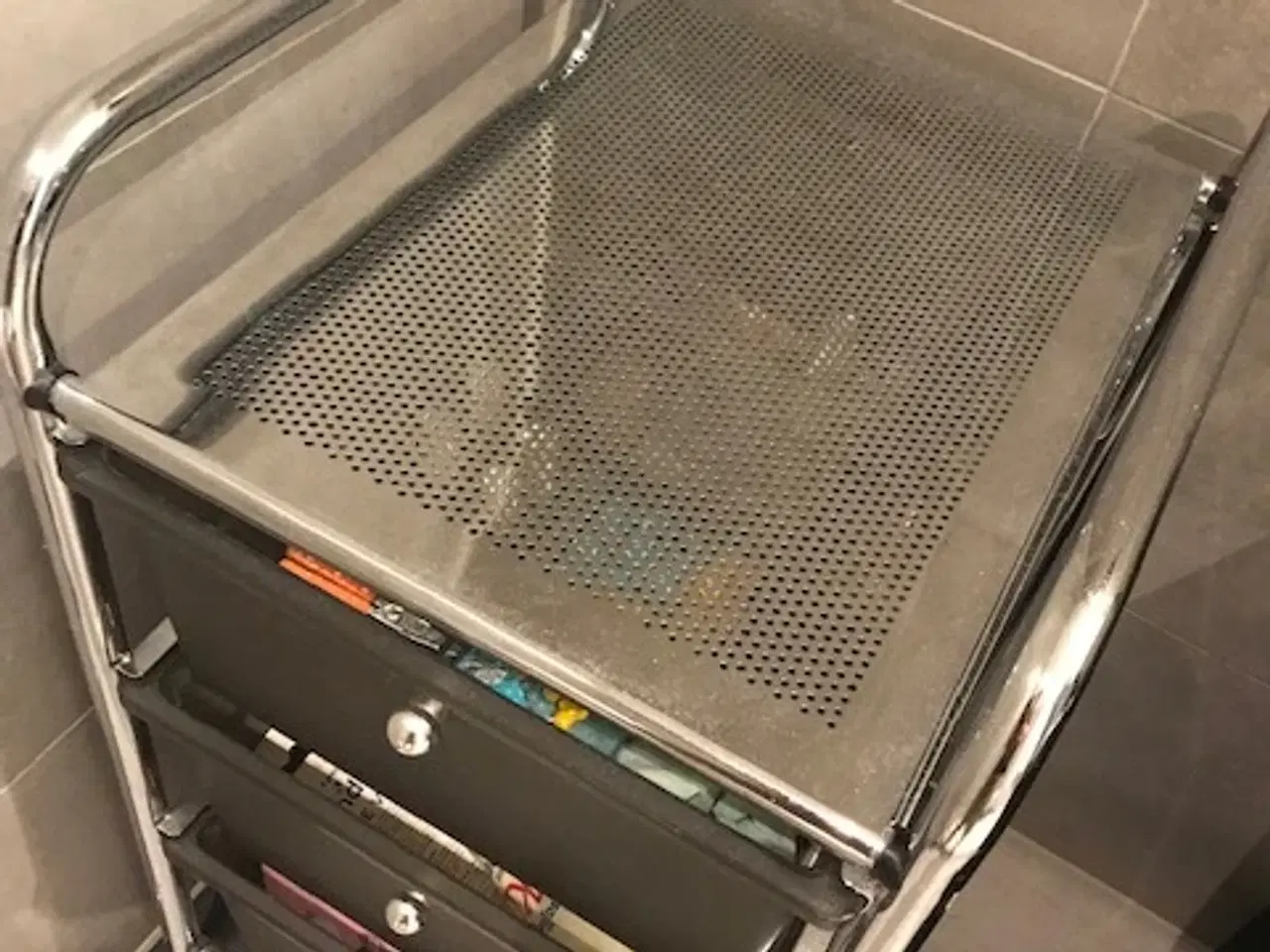 Billede 3 - Rullebord med skuffer