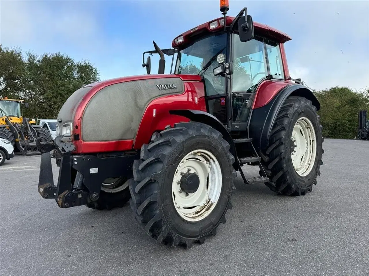 Billede 1 - Valtra M120 KUN 3800 TIMER OG NÆSTEN NYE DÆK!