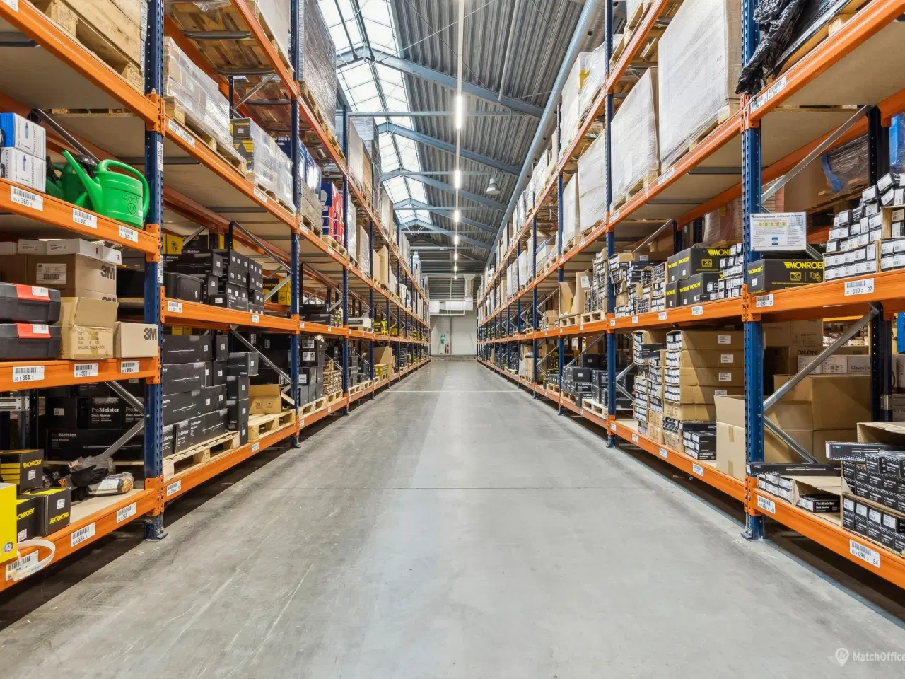 Billede 11 - Lagerhaller til leje i Odense – 7 911 m² lager- og logistikejendom med 10 porte