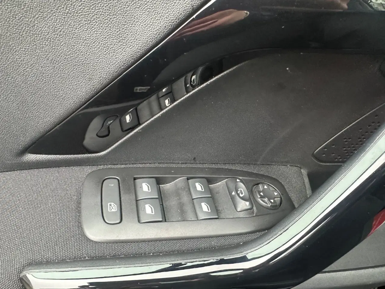 Billede 24 - Peugeot 208 1,2 PureTech 82 Allure Sky