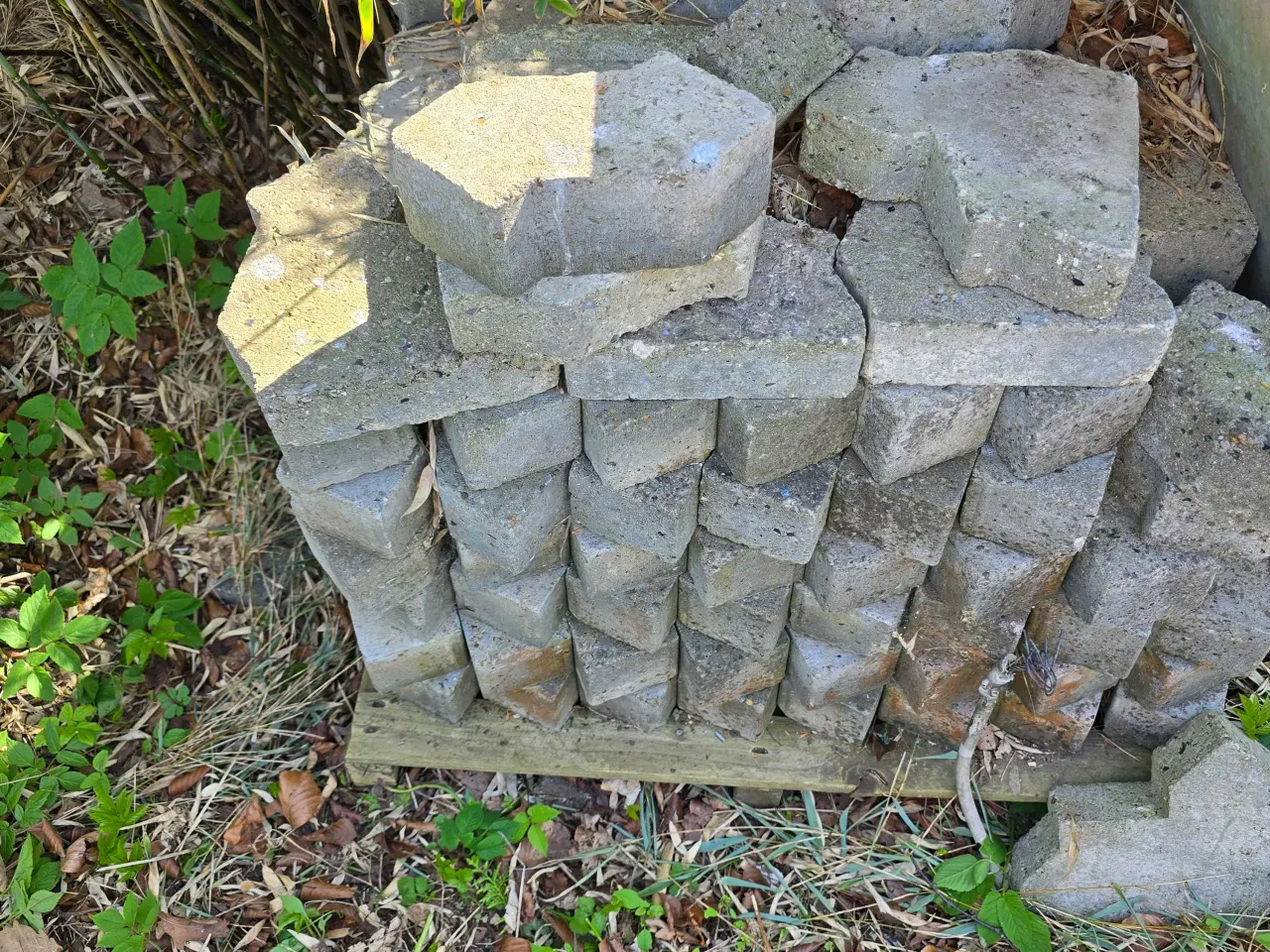 Billede 2 - Gratis belægningssten kan afhentes i Gilleleje