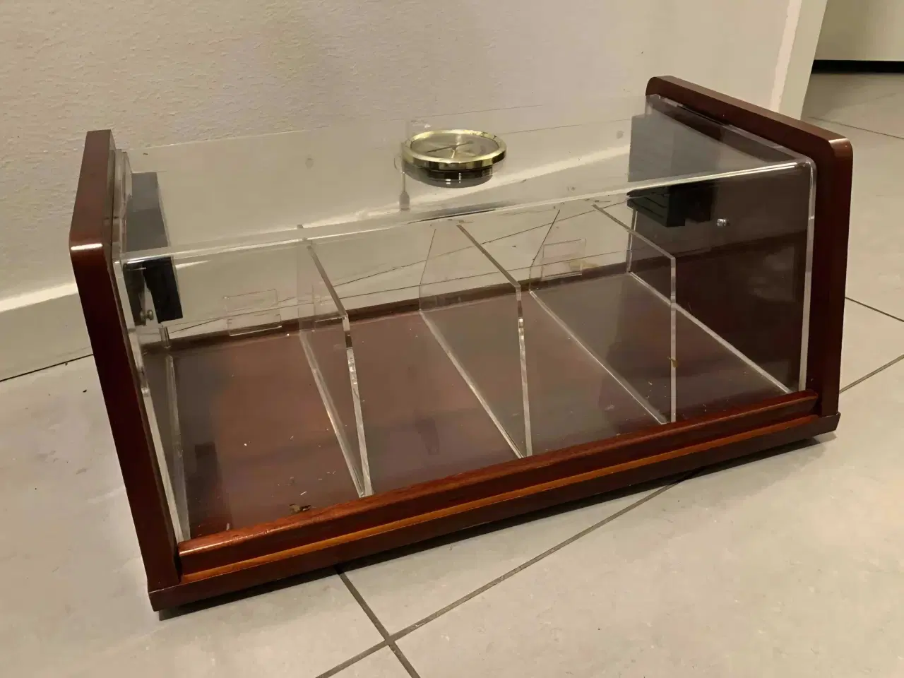 Billede 5 - Cigarskab med fugtstyring