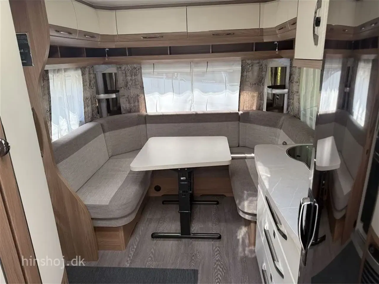 Billede 3 - 2018 - Hobby De Luxe 460 UFe   Dejlig vogn med rundsidegruppe og franskseng fra Hinshøj Caravan A/S