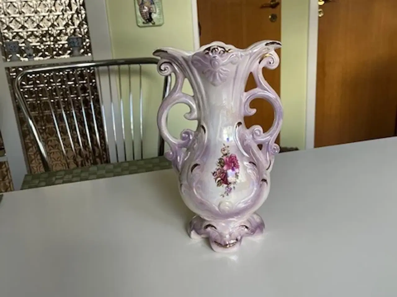 Billede 3 - Vase med blomster på