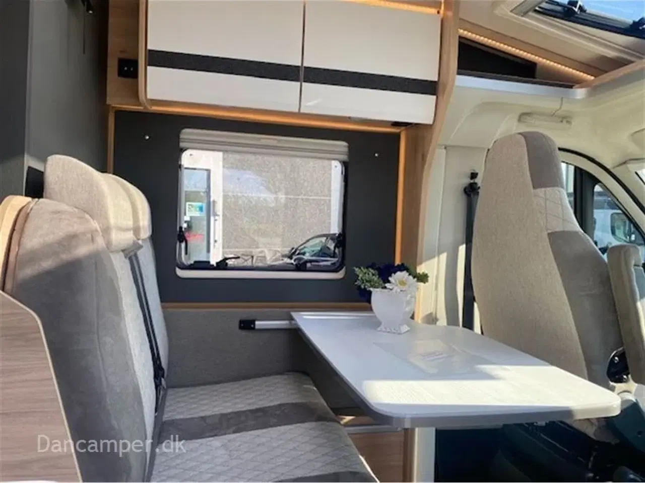 Billede 12 - 2025 - Dethleffs Globebus Camp T4   Flot slim line med 8-trins automatgear, 140 Hk, populær og meget rummelig trods sin længde på kun 6,63 m og 2,20 m i bredden