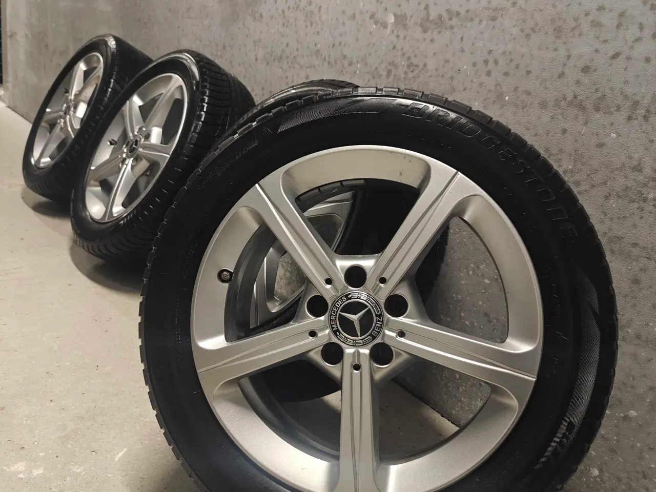 Billede 1 - Vinterdæk Mercedes 5x112 - 205/55R17