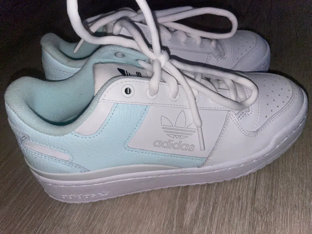 Billede 2 - Adidas sko (helt nye)