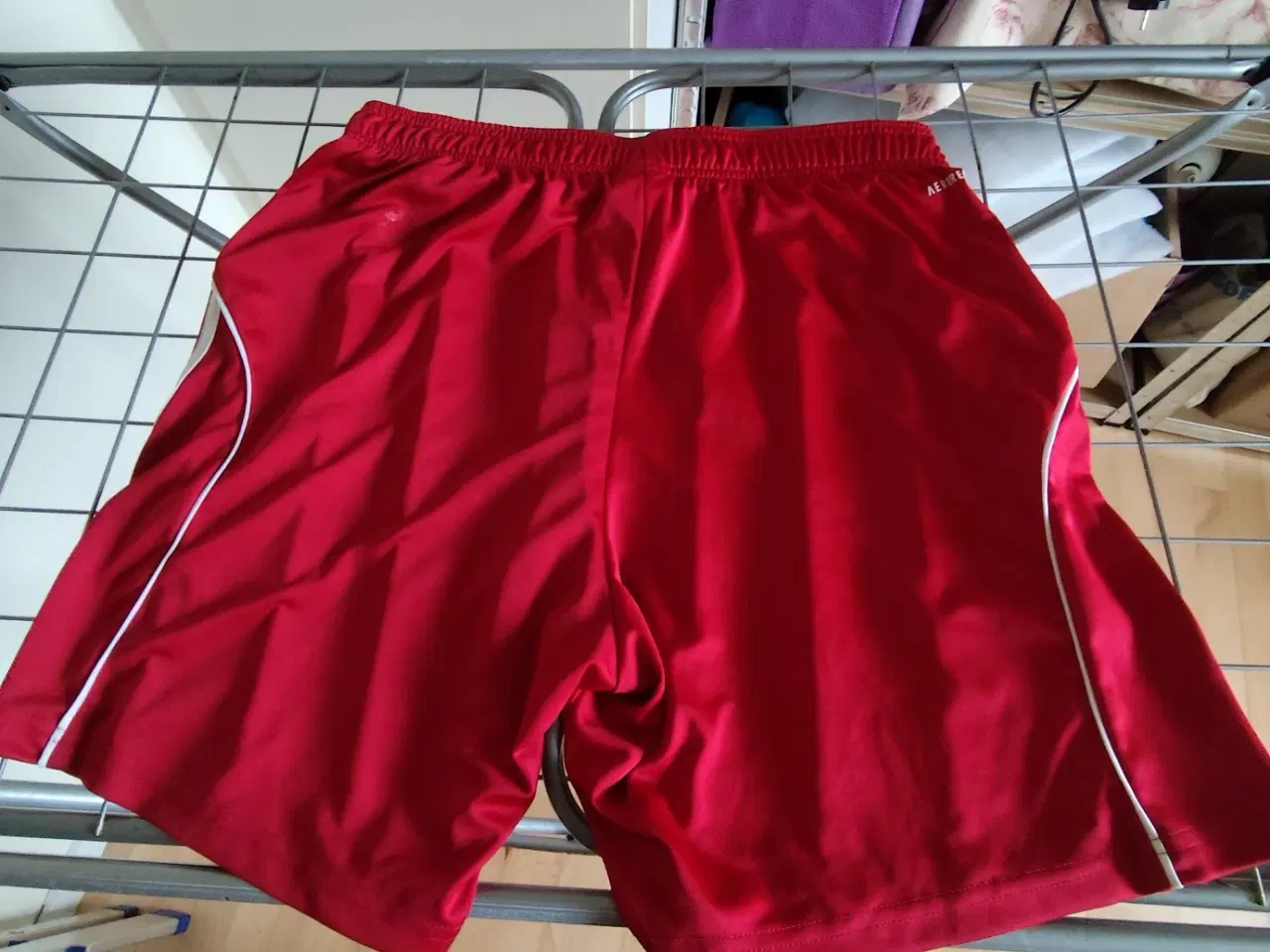 Billede 9 - LIVERPOOL FC Adidas Herre 25/26 Hjemmetrøje+shorts