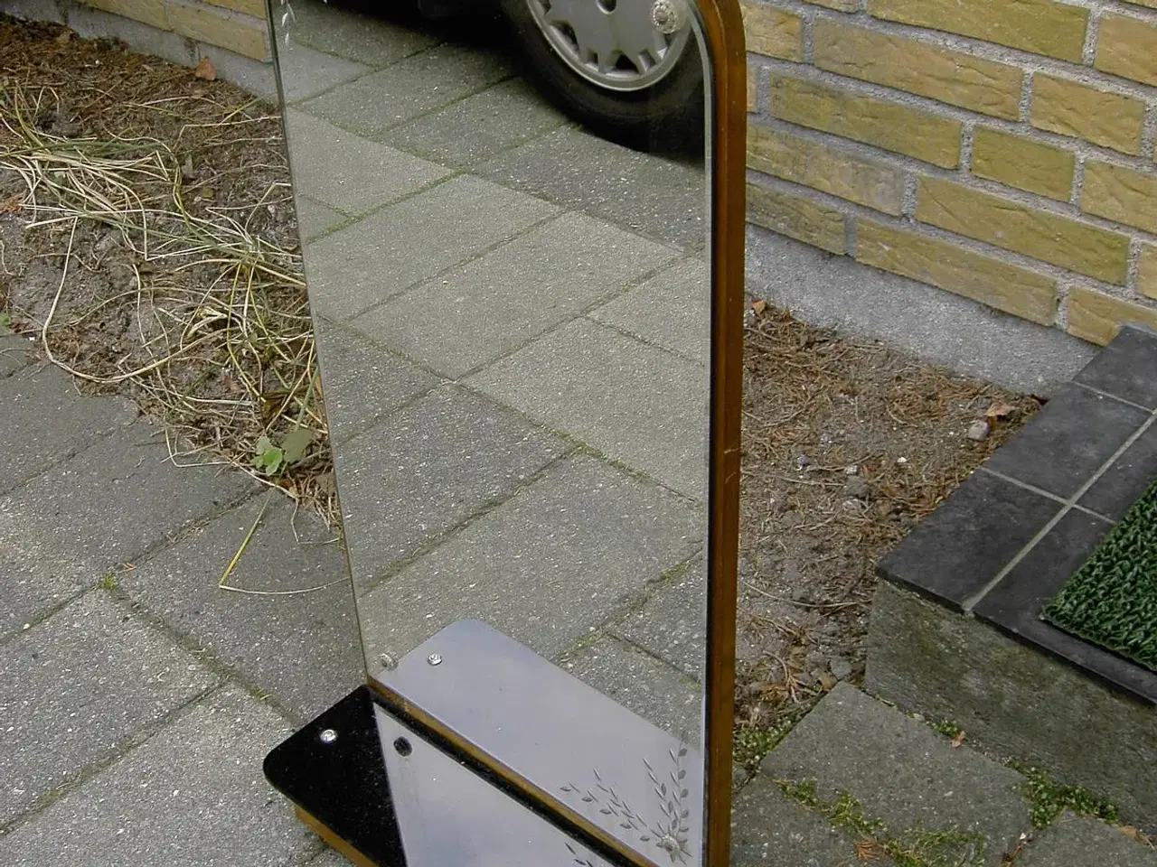 Billede 1 - Spejl med skuffe. Facetslebet glas med ornamenter