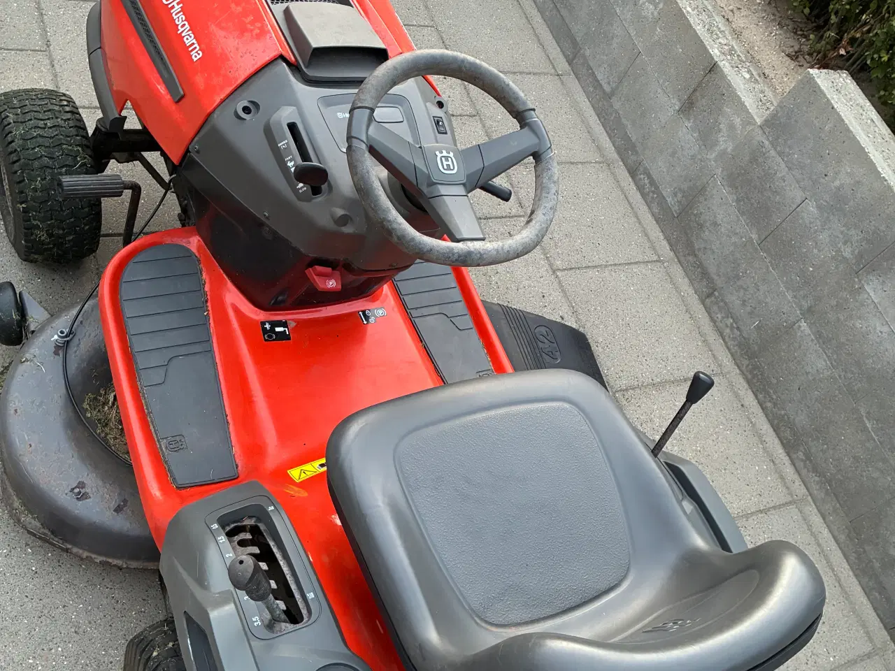 Billede 6 - Havetraktor Husqvarna LTH 152 Med hydrostat ￼ ￼42”