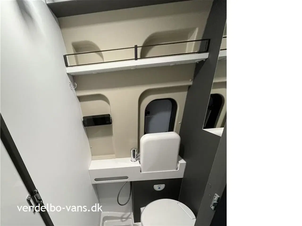 Billede 14 - 2026 - McLouis Menfys Van 1 KUN 541 cm lang - 205 cm bred og 265 cm høj