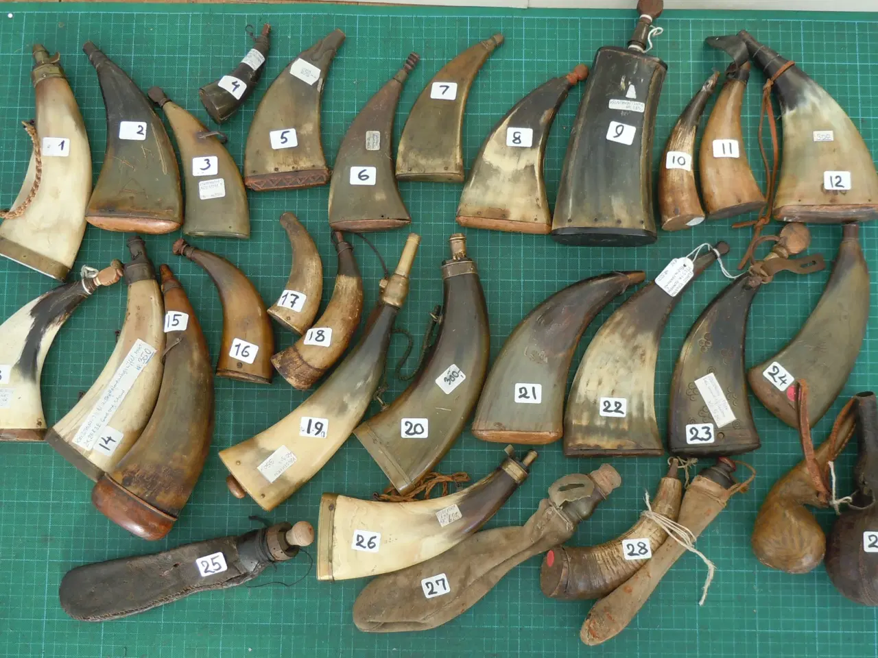 Billede 1 - Antikke krudthorn sælges billigt nu!