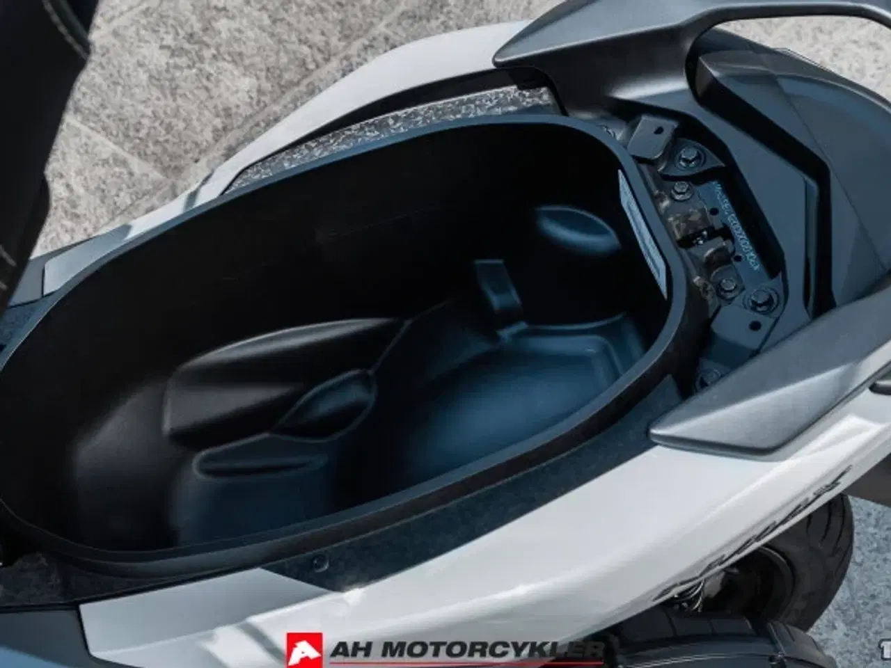 Billede 21 - Yamaha N-Max 125 Tech MAX Crystal Graphite