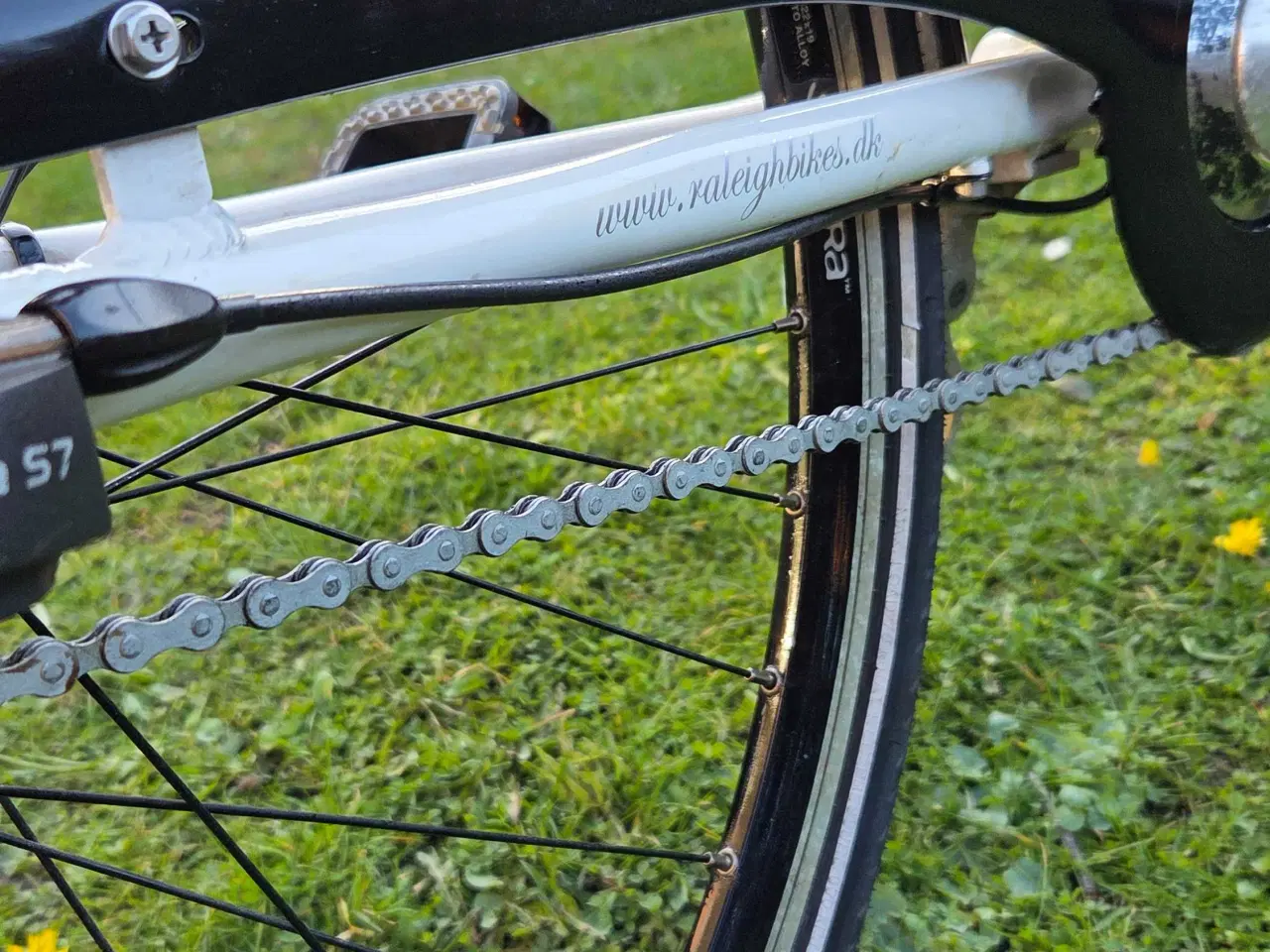 Billede 3 - RALEIGH 28" 7 gear. Nye dæk. Lås medfølger. For- o