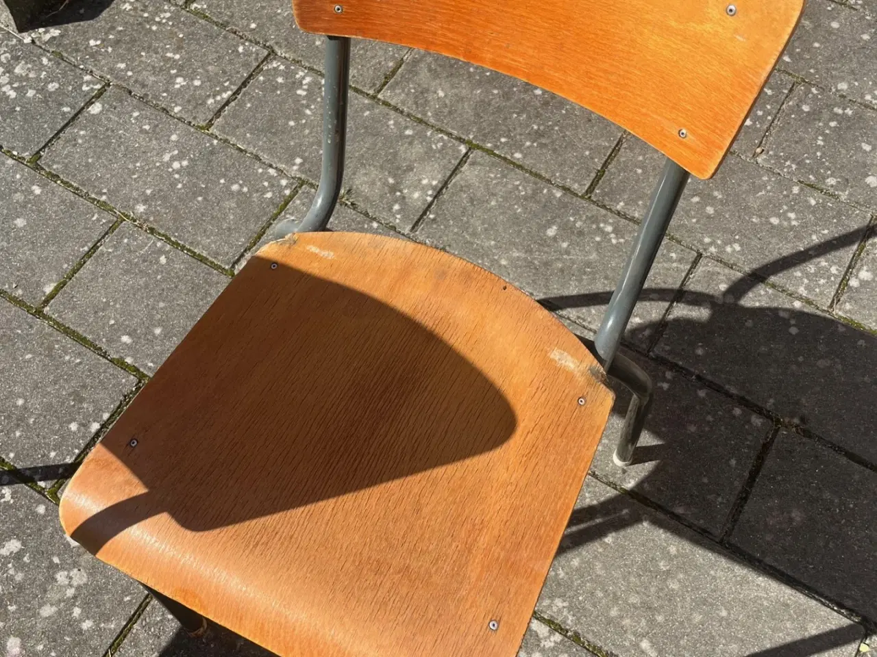 Billede 3 - Skolestole med Simon spies logo 3 stk