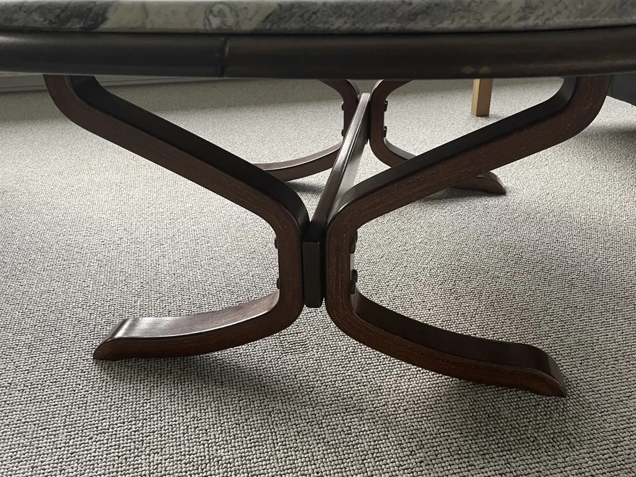 Billede 3 - Mørkbejset bøgetræ med marmorplade 