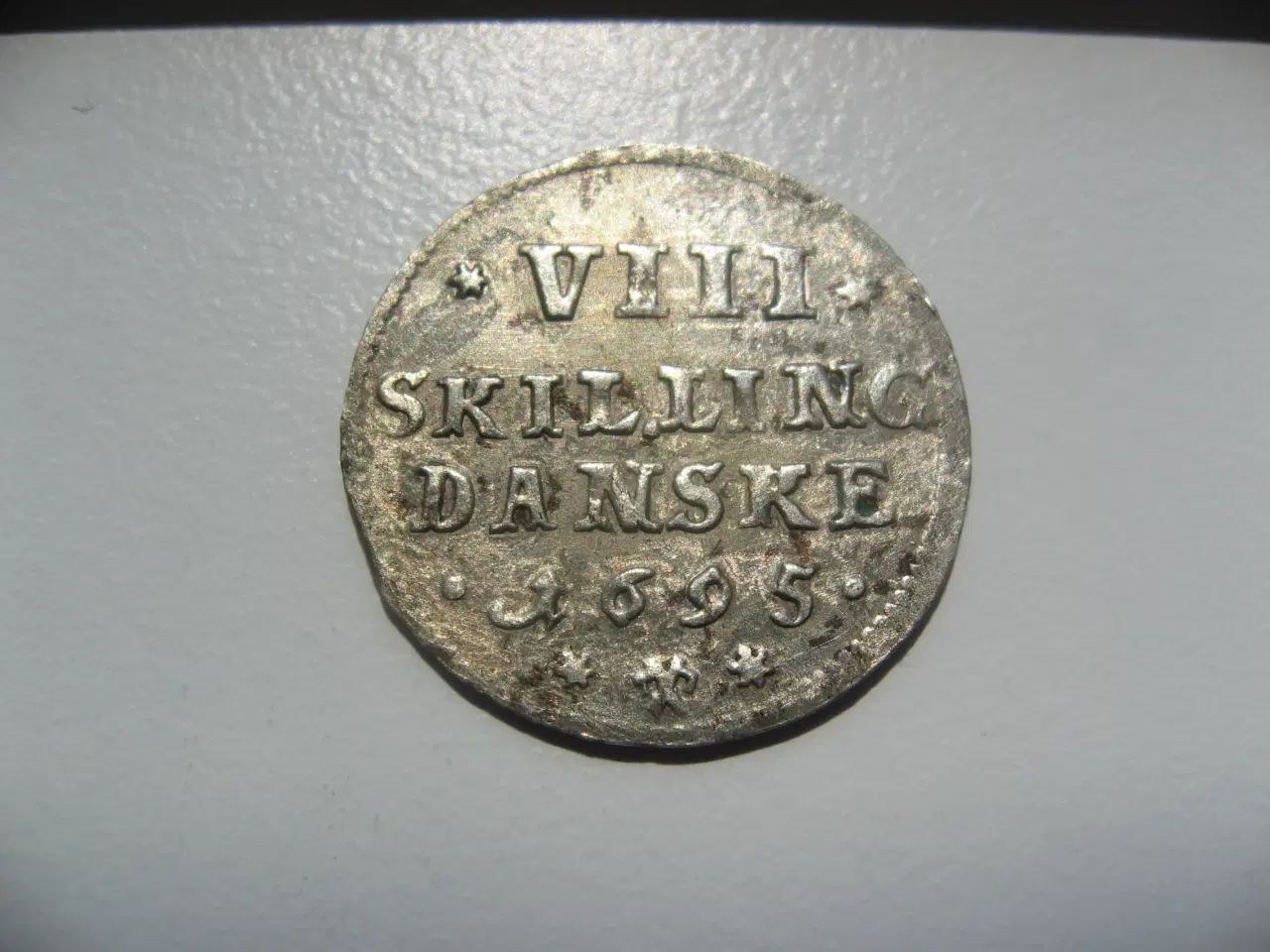 Billede 1 - Smuk VIII Skilling 1695. Glückstadt