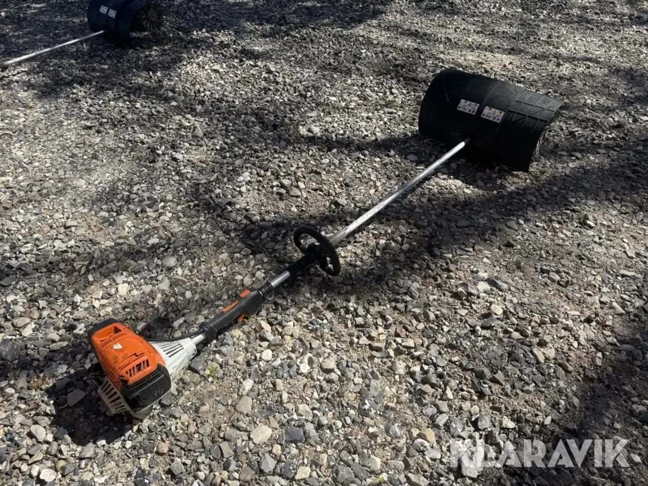 Billede 4 - Kombimaskine Stihl KM 131R med børstevalse