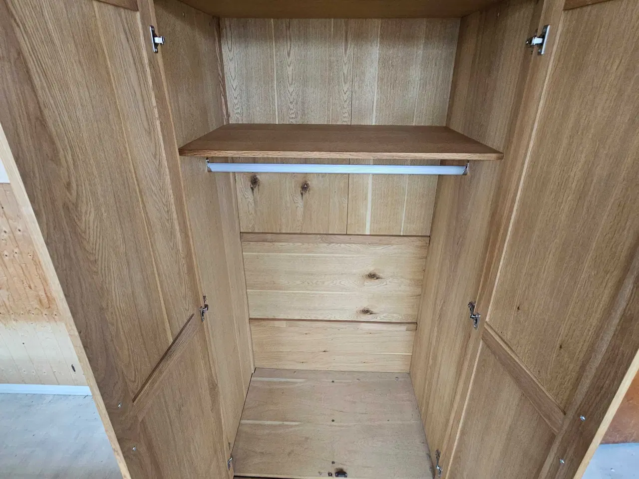 Billede 6 - Garderobe i massivt egetræ, naturlig