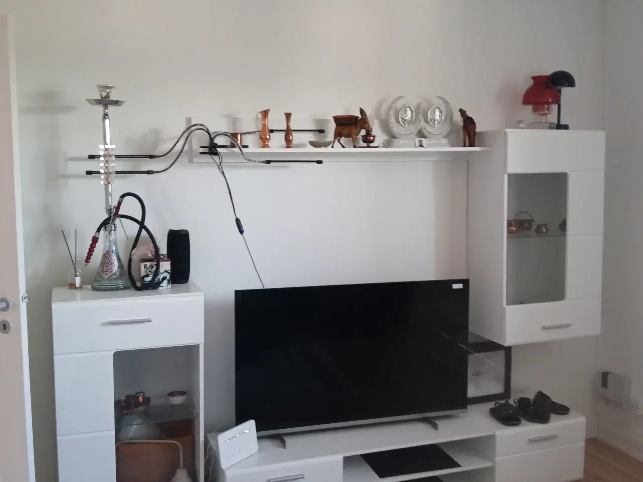 Billede 1 - TV bord og reol sælges 