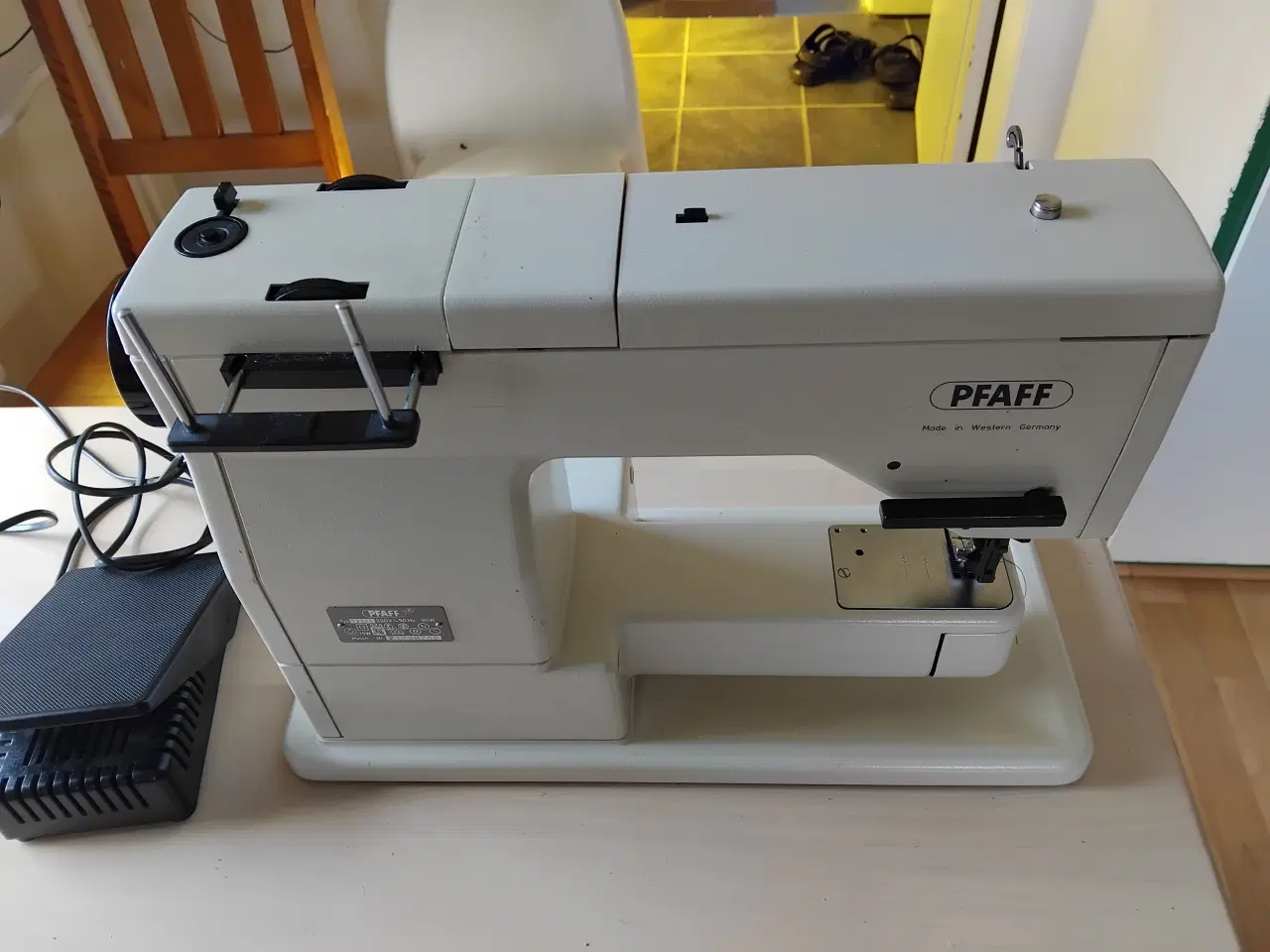 Billede 1 - PFAFF 1222 E Symaskine