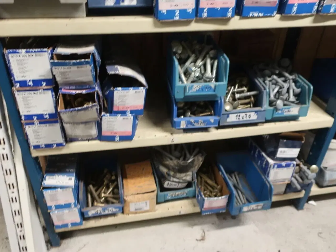 Billede 24 - 4 fag reoler inkl. indhold (se billeder)