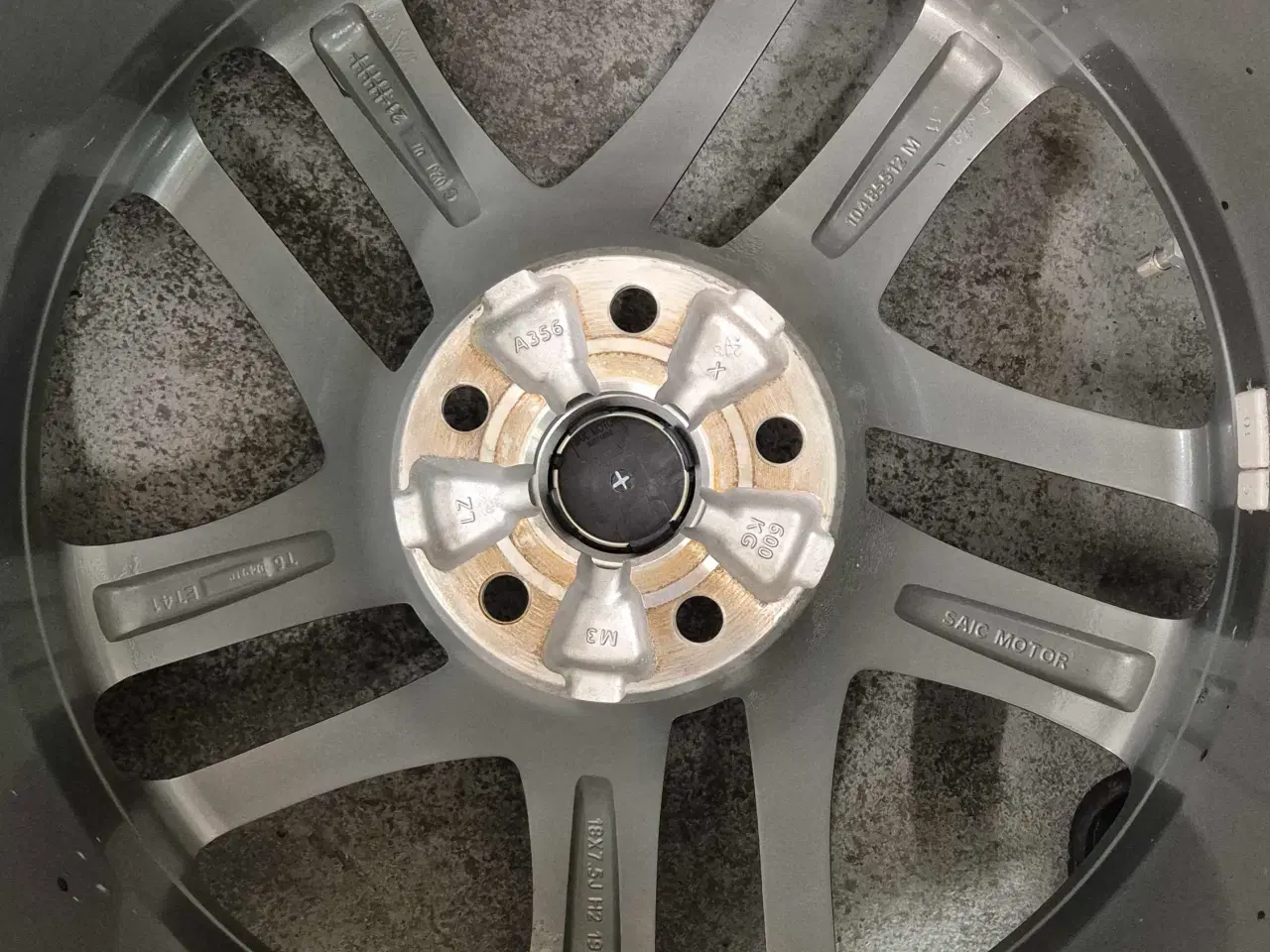 Billede 4 - 5x112 MG EHS ORIGINAL ALUFÆLGE MED NYE SOMMERDÆK