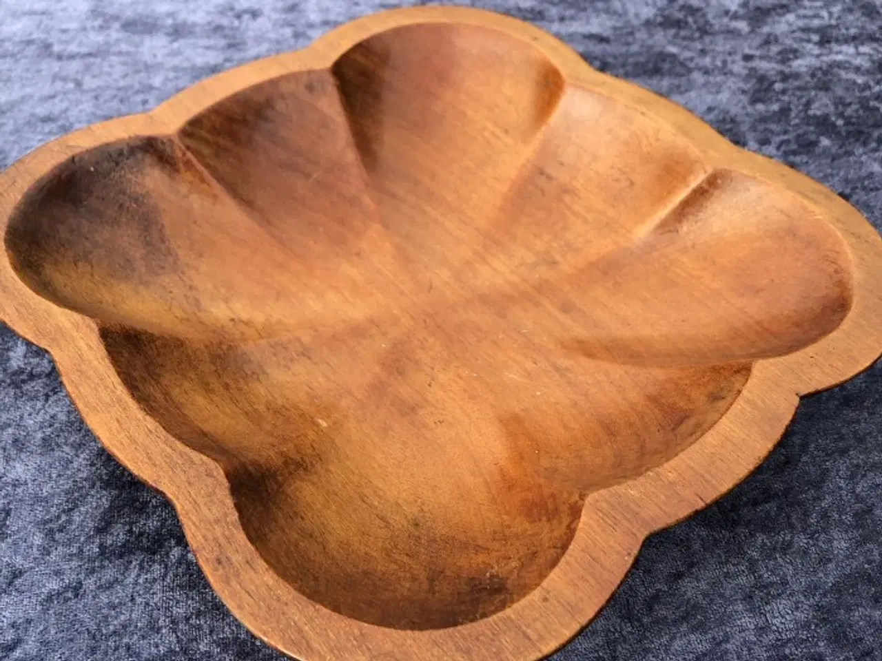 Billede 2 - Træfad med skøn form