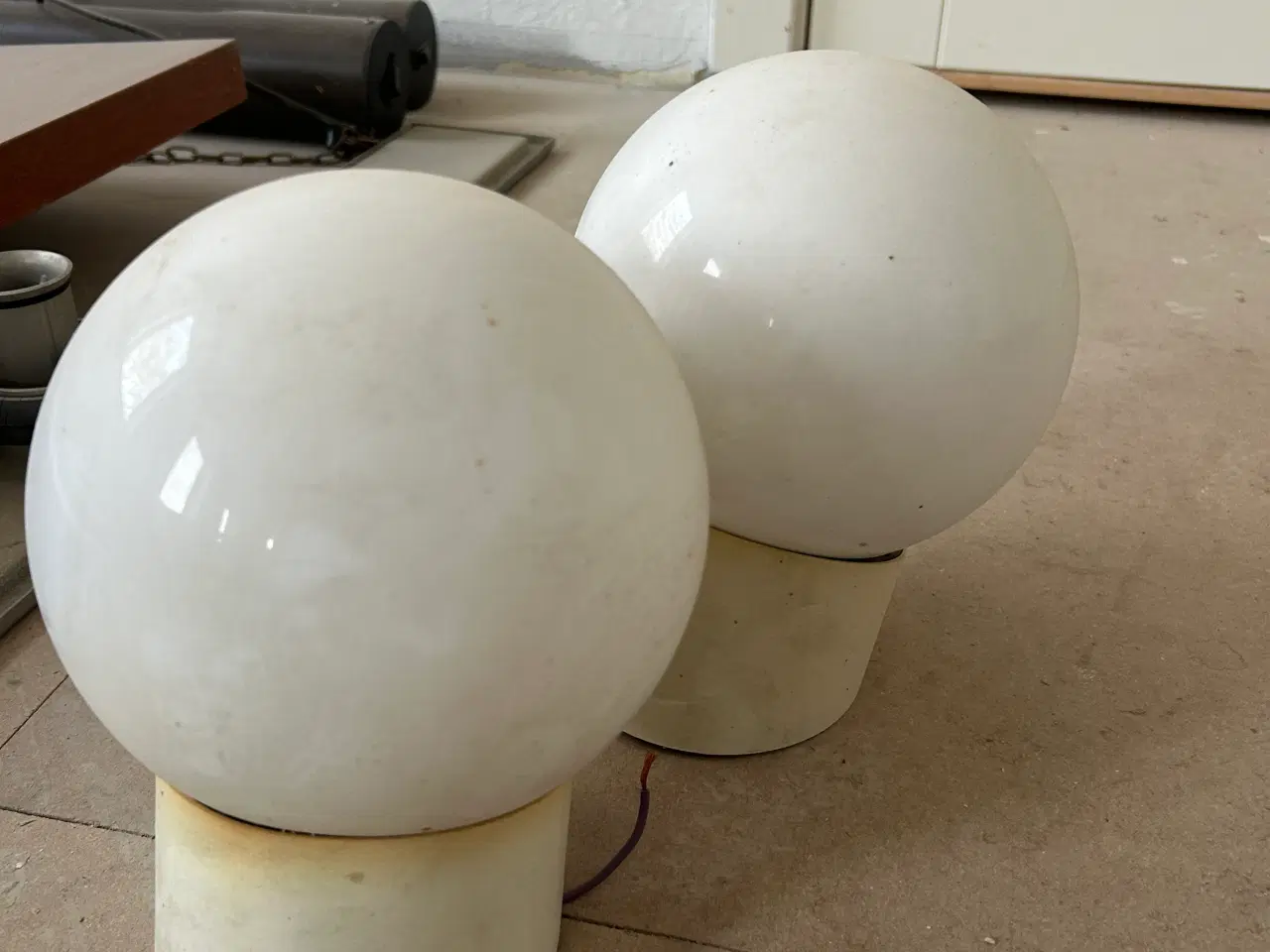 Billede 2 - 2 lamper i hvid