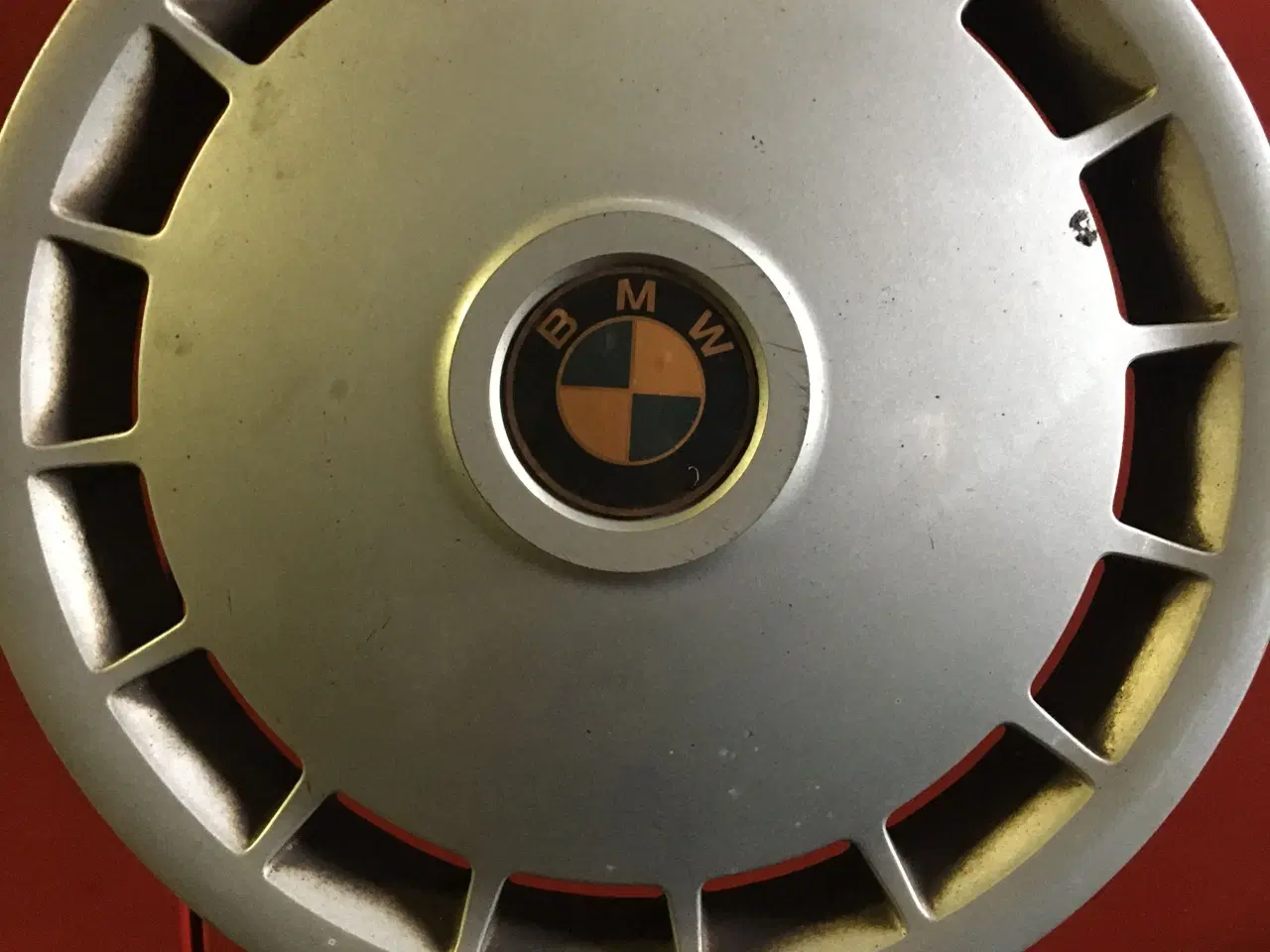 Billede 2 - Stålfælge med originale retro BMW hjulkapsler  