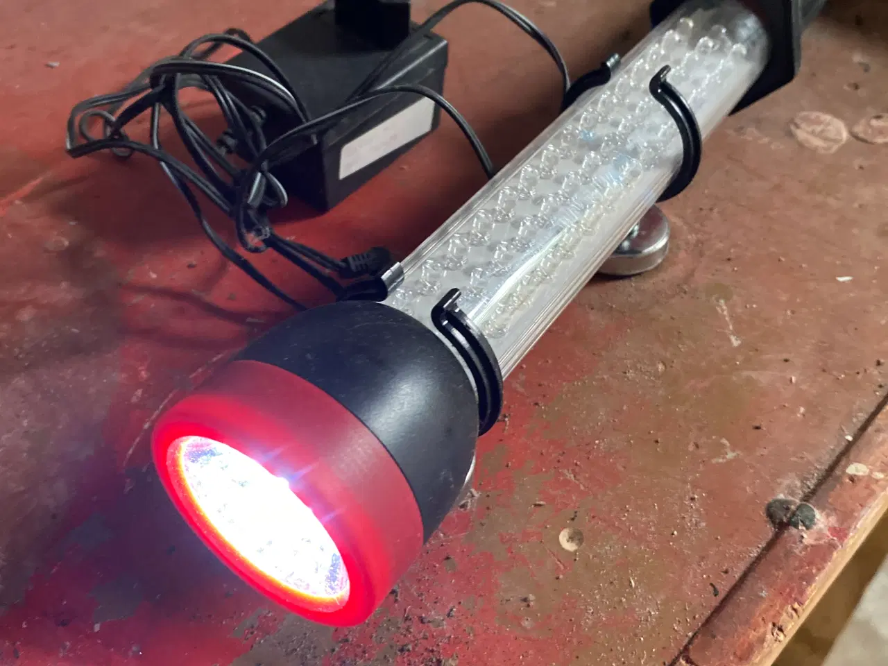 Billede 2 - Arbejds lampe/ lygte genopladelig 