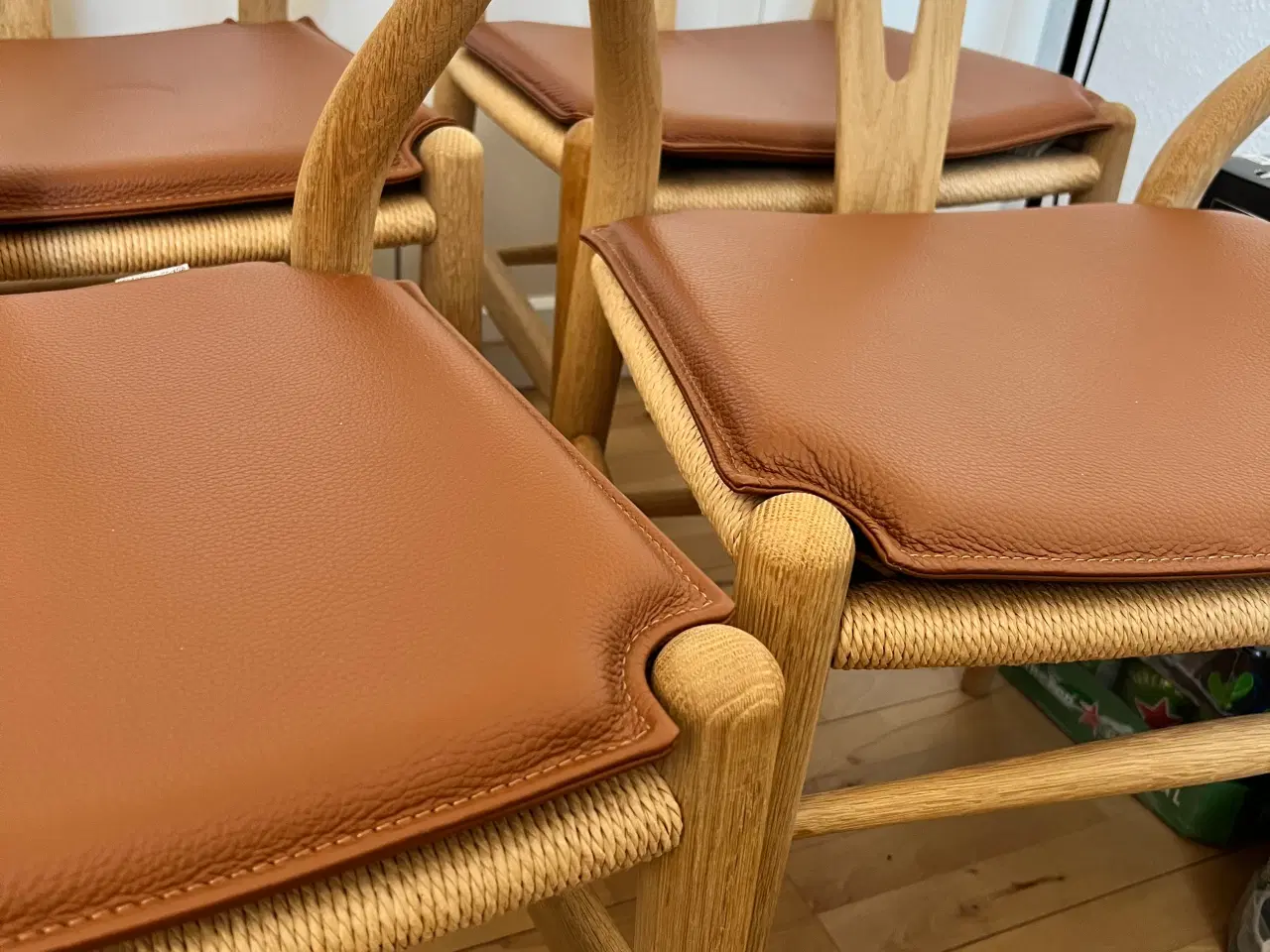 Billede 2 - 4 stk. Y-stol CH24, Eg hvid sæb af Hans J. Wegner 
