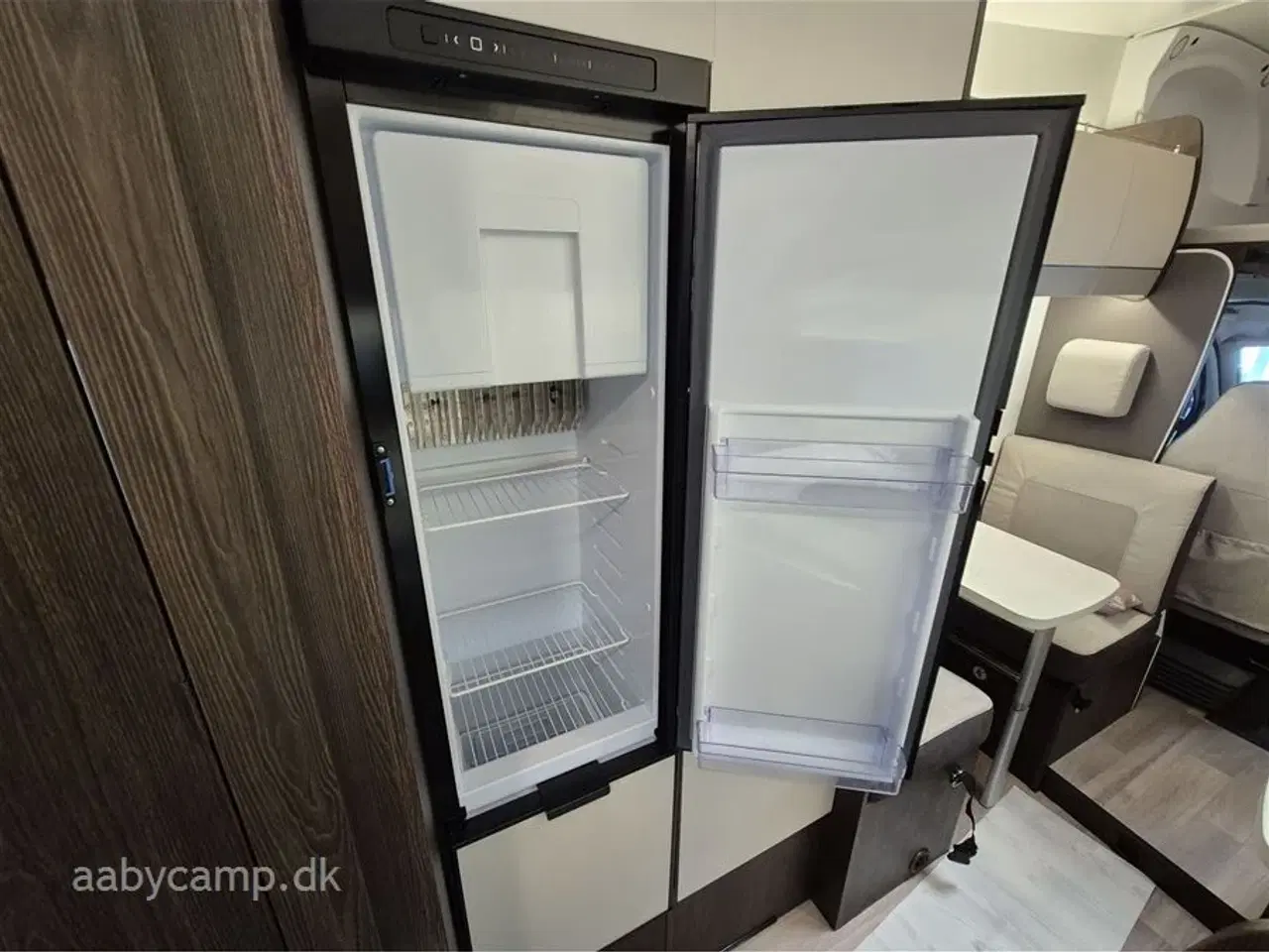 Billede 16 - 2021 - Benimar Sport 323 NK   Den Perfekte Familie camper. NK pakke. automatgear. solceller. 2x lithium batteri. 2000w inverter. Bemærk kun 20,000 Km !!!!